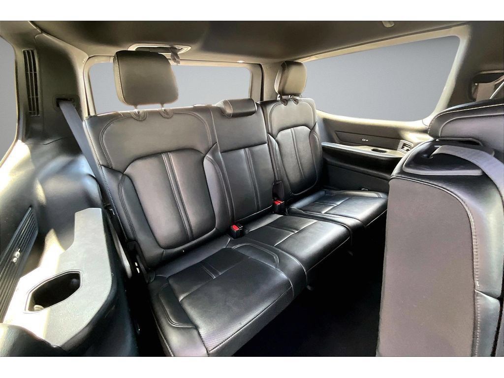 Certified 2024 Jeep Wagoneer Series II w/ Flexible Seating Group AWD/4WD image 45