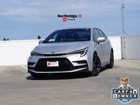 Used 2024 Toyota Corolla SE w/ SE Package FWD image 3