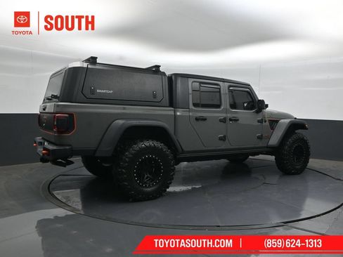 Used 2021 Jeep Gladiator Mojave w/ Dual Top Group AWD/4WD image 2