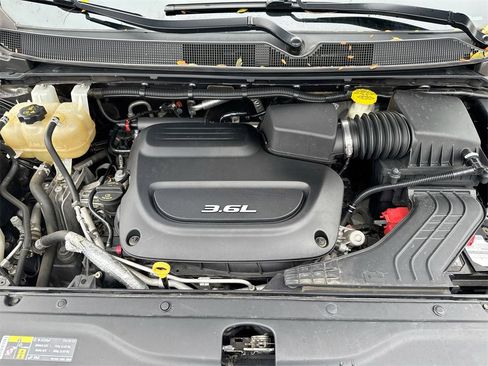 Used 2017 Chrysler Pacifica Touring-L image 24