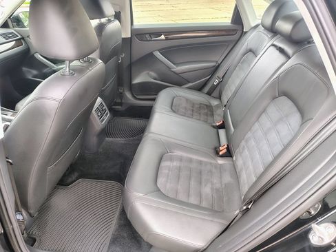 Used 2015 Volkswagen Passat TDI SEL Premium FWD image 29