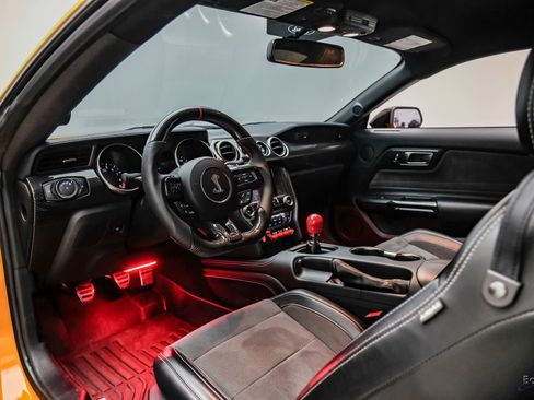 Used 2019 Ford Mustang Shelby GT350 w/ Technology Package RWD image 33