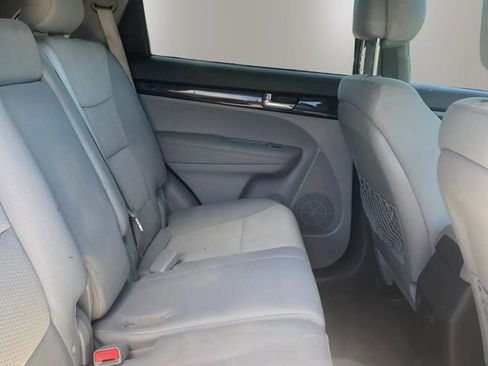 Used 2013 Kia Sorento LX AWD/4WD image 10
