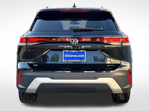 New 2025 Volkswagen Tiguan SE image 3