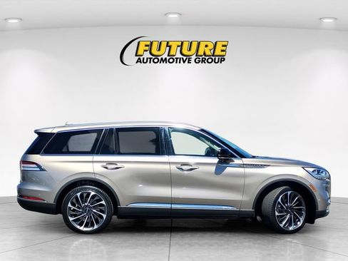Certified 2020 Lincoln Aviator Reserve w/ Equipment Group 202A AWD/4WD image 3