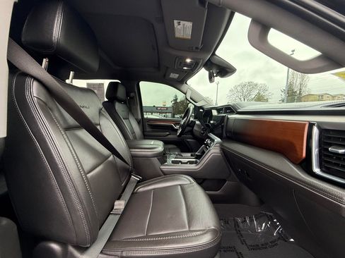 Used 2024 GMC Sierra 3500 Denali w/ Denali Reserve Package image 9