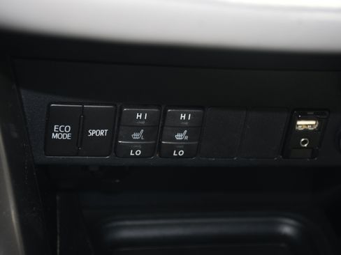 Used 2018 Toyota RAV4 Limited FWD image 15