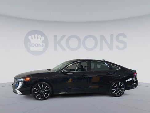 Used 2023 Honda Accord Touring image 7