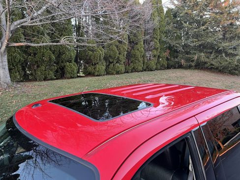 Used 2008 Ford Explorer Sport Trac Adrenalin image 91