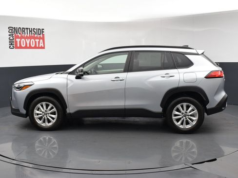Used 2025 Toyota Corolla Cross LE AWD/4WD image 2