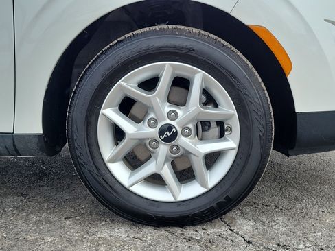 Used 2025 Kia Soul LX w/ LX Technology Package image 5