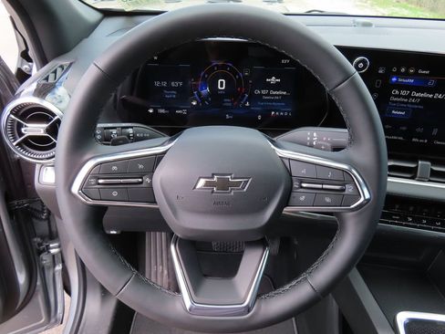New 2026 Chevrolet Equinox LT w/ Midnight Edition AWD/4WD image 4