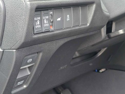 Used 2025 Honda Odyssey Sport-L image 28