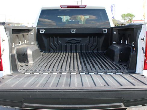 Used 2024 Chevrolet Silverado 1500 LT image 9