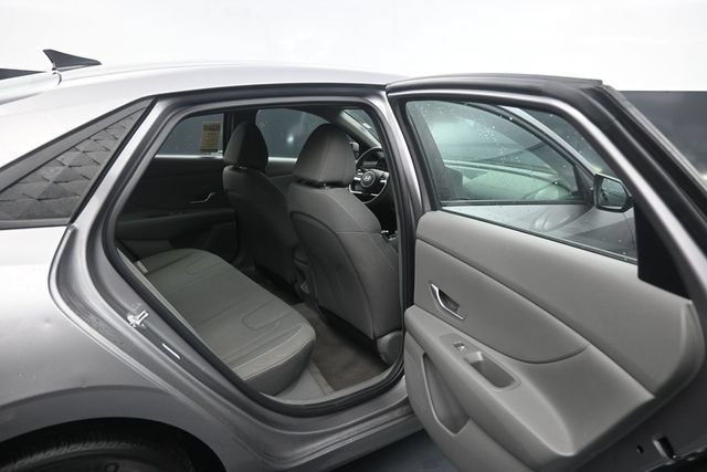 Used 2024 Hyundai Elantra SEL FWD image 42