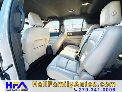 Used 2018 Ford Explorer Limited image 24