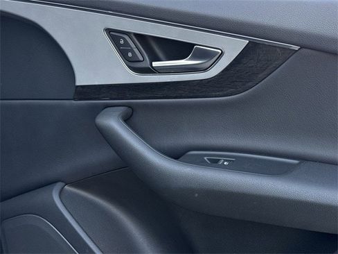 Used 2019 Audi Q7 2.0T Premium Plus w/ Premium Plus Package image 30