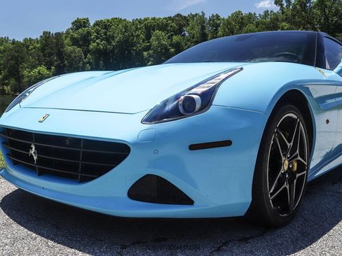Used 2015 Ferrari California T RWD image 78