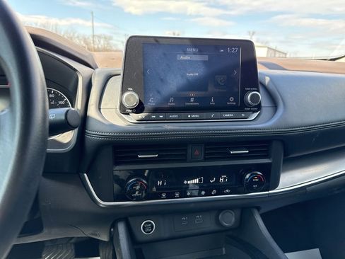 Used 2023 Nissan Rogue SV image 23