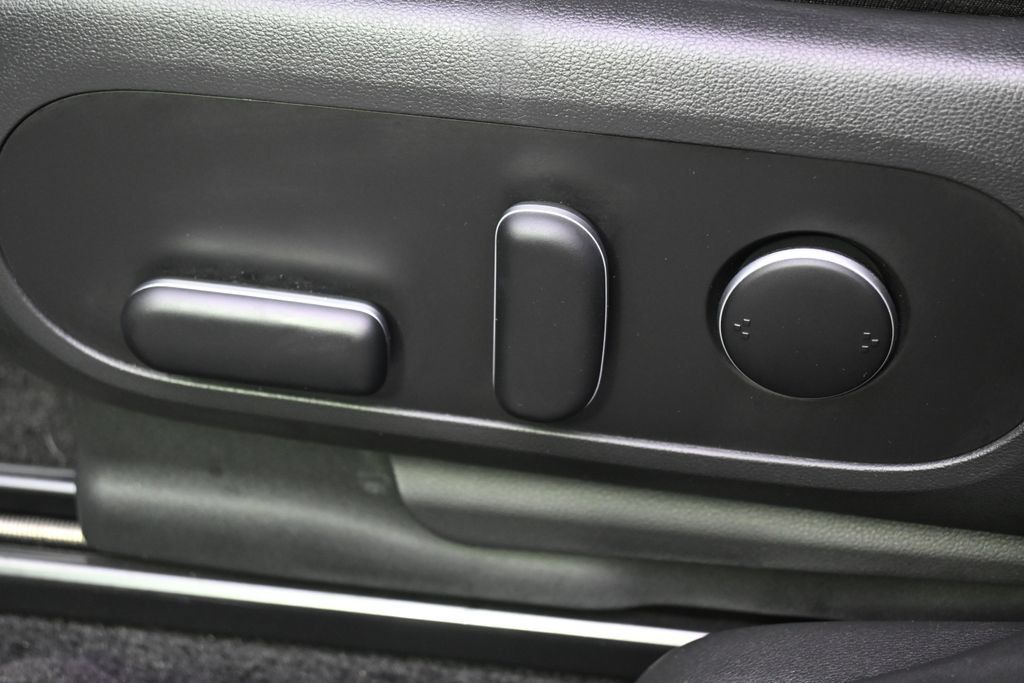 Used 2024 Hyundai Ioniq 5 SEL AWD/4WD image 14