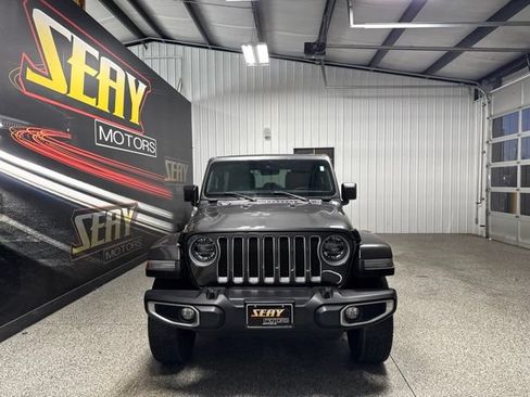 Used 2022 Jeep Wrangler Unlimited Sahara w/ LED Lighting Group AWD/4WD image 17