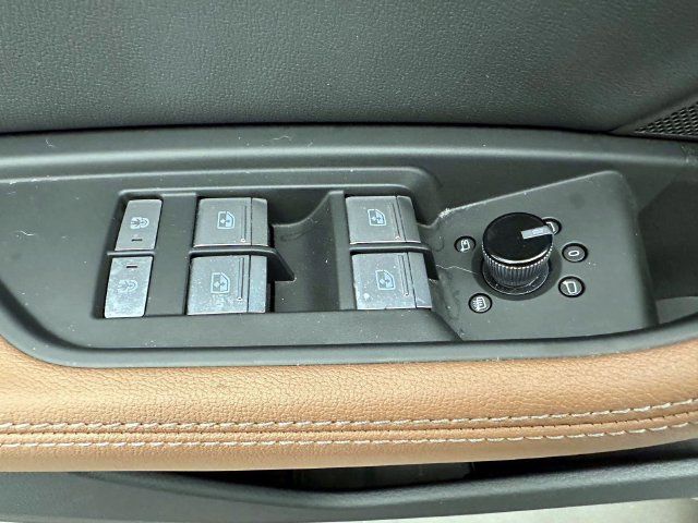 Certified 2024 Audi Q8 e-tron Premium Plus w/ Premium Plus Package AWD/4WD image 18