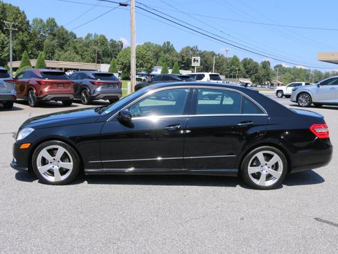 Used 2011 Mercedes-Benz E 350 Sedan image 2