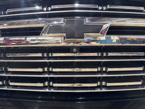 Used 2021 Chevrolet Tahoe Premier w/ Premium Package image 7