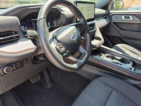 Used 2025 Ford Explorer ST-Line w/ ST-Line Street Pack AWD/4WD image 7