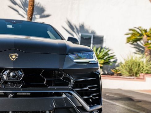 Used 2022 Lamborghini Urus image 37