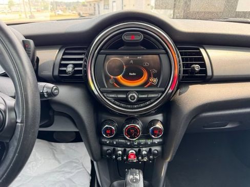 Used 2017 MINI Cooper 2-Door Hardtop FWD image 17