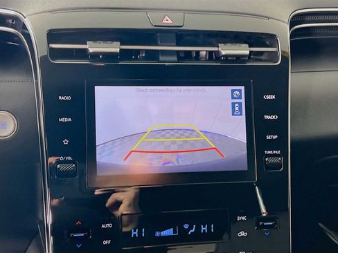 Certified 2024 Hyundai Santa Cruz SEL image 13