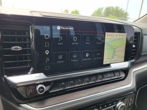 Used 2025 GMC Sierra 1500 SLT RWD image 22