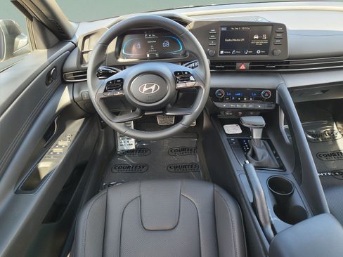 New 2026 Hyundai Elantra SEL Sport FWD image 11
