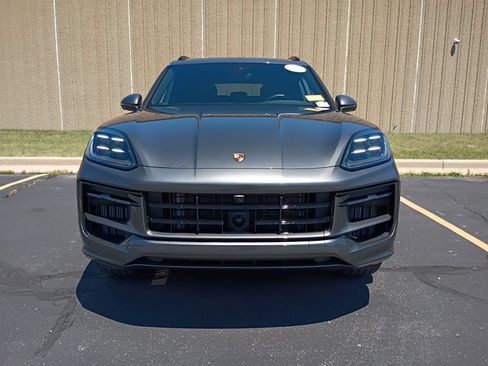 Certified 2026 Porsche Cayenne AWD/4WD image 9
