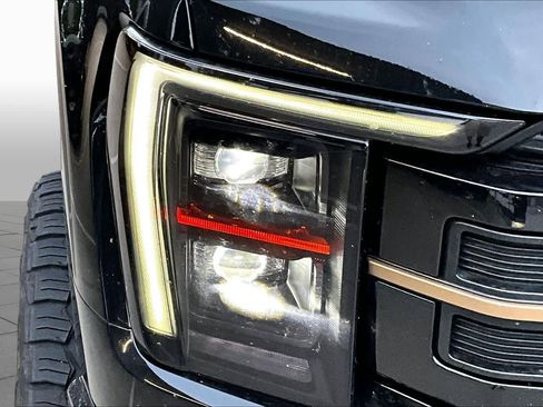 Used 2022 Ford F150 Lariat w/ Equipment Group 502A High AWD/4WD image 30