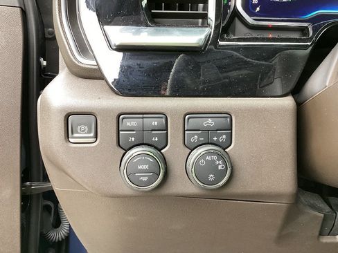 Certified 2022 Chevrolet Silverado 1500 LT image 8