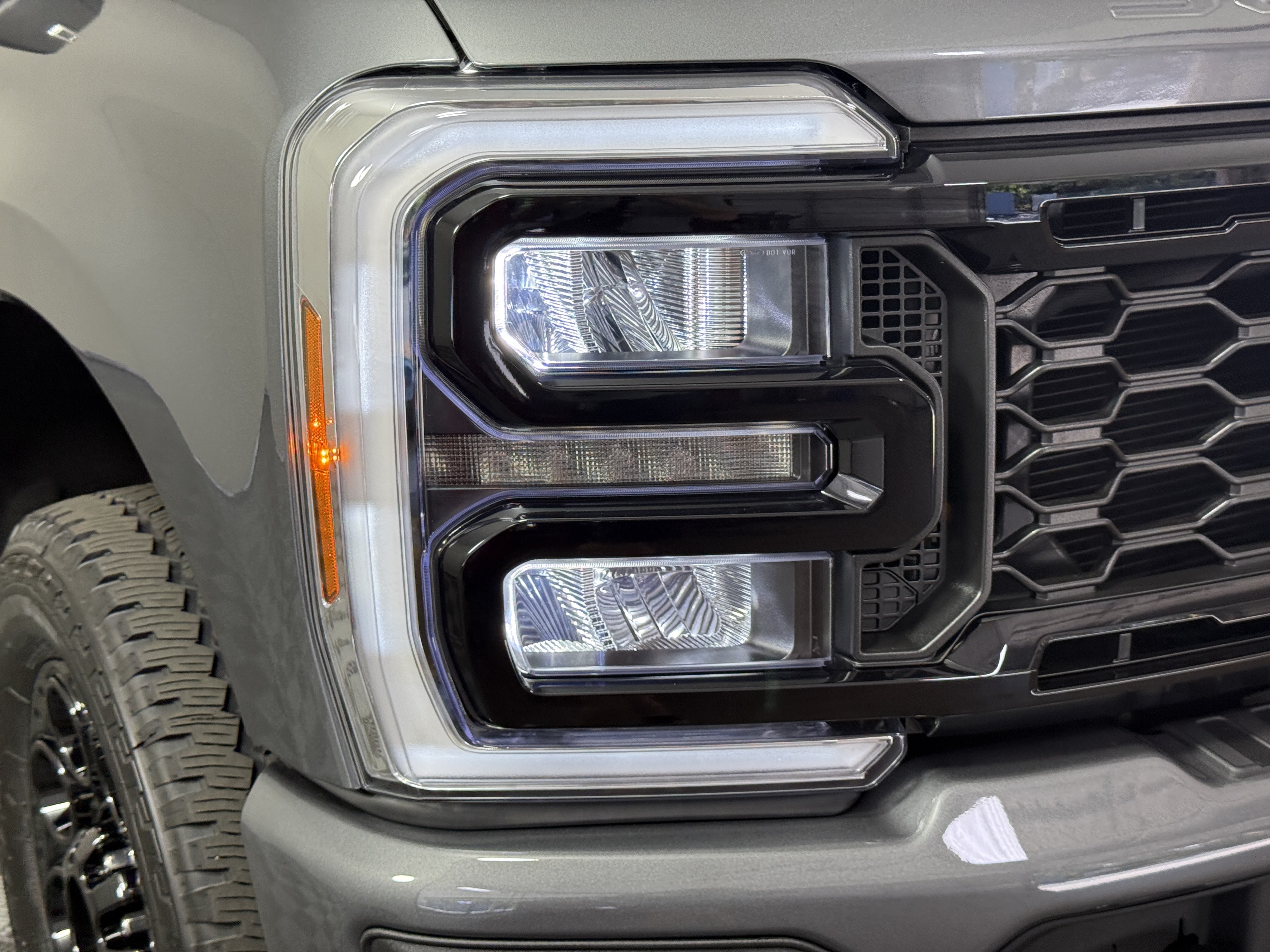 New 2026 Ford F250 Lariat w/ Black Appearance Package AWD/4WD image 7
