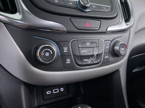 Used 2019 Chevrolet Equinox LT AWD/4WD image 16