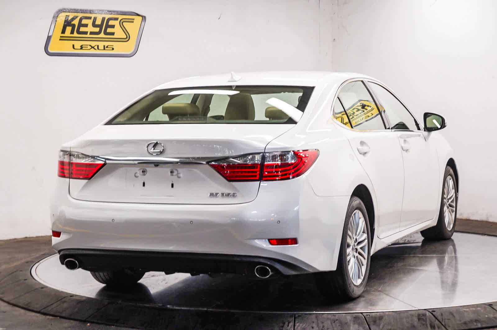 Used 2013 Lexus ES 350 w/ Premium Pkg FWD image 4
