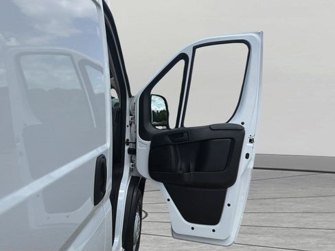 Used 2026 RAM ProMaster 2500 w/ Convenience Group FWD image 18