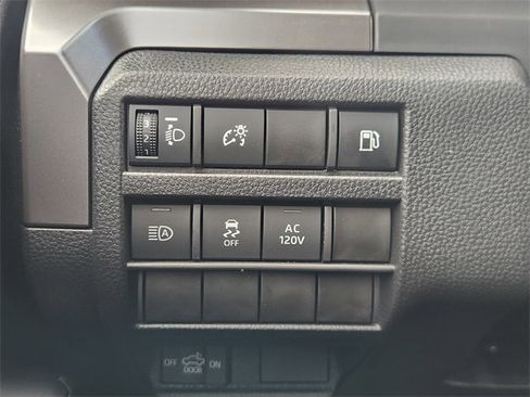 Certified 2025 Toyota Tacoma TRD Sport image 21