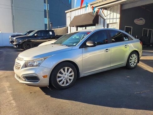 Used 2016 Chevrolet Cruze LS image 2