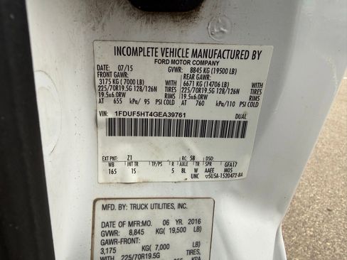 Used 2016 Ford F550 4x4 Regular Cab Super Duty image 17