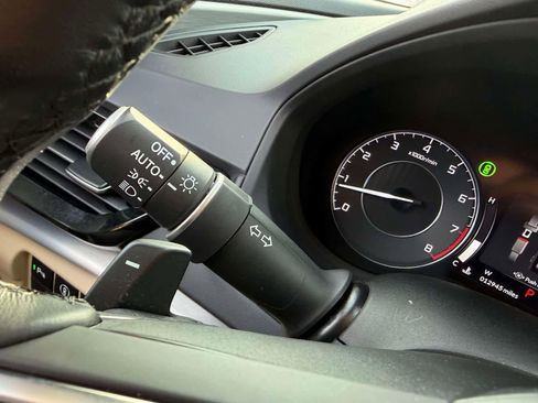 Used 2024 Acura RDX SH-AWD w/ Technology Package image 34