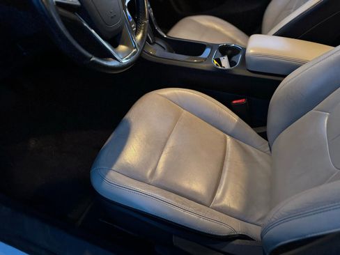 Used 2011 Chevrolet Volt Premium w/ Premium Trim Package image 17