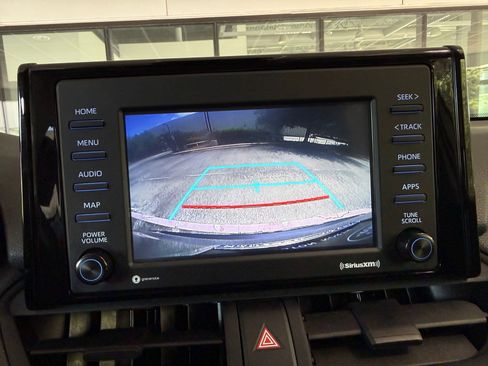 Used 2022 Toyota RAV4 LE FWD image 17