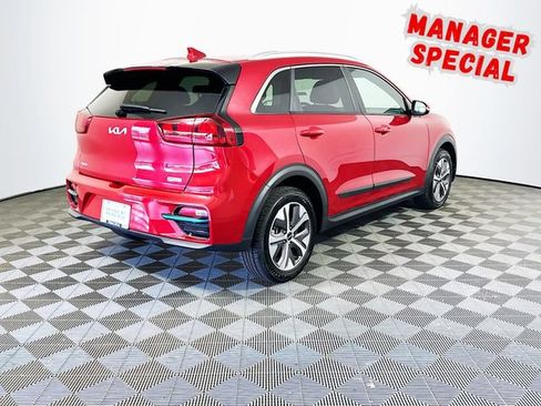 Used 2022 Kia Niro EX FWD image 8