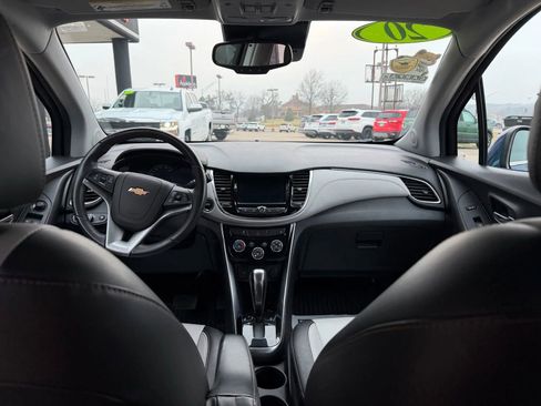 Used 2020 Chevrolet Trax Premier image 16