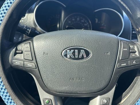 Used 2015 Kia Sorento LX image 18